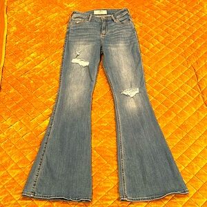 Curvy High-rise Vintage Flare Hollister Jeans
